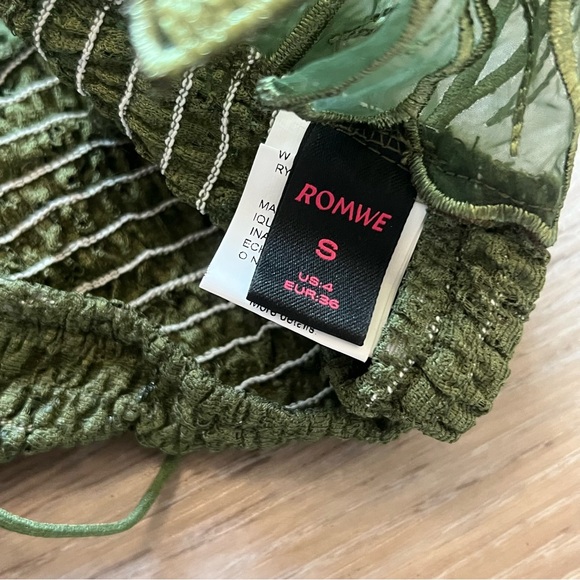 Embroidered Monstera Leaf Smocked Crop Top small - Picture 2 of 3